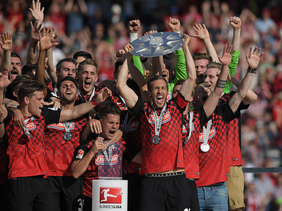 拜仁慕尼黑迎欧联关键赛；赛后迎来里程碑；目标明确；赛季目标并未改变的简单介绍